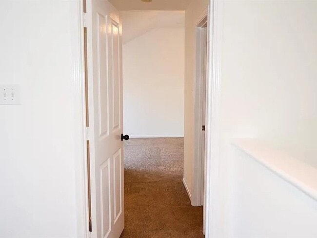 Building Photo - 63 Scarlet Woods Ct