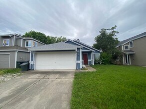Building Photo - Charming Antelope Home