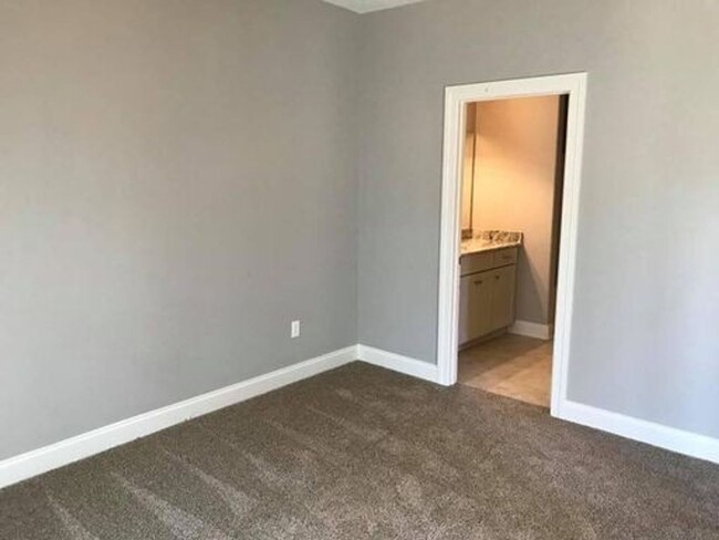 Building Photo - West End Unit 61