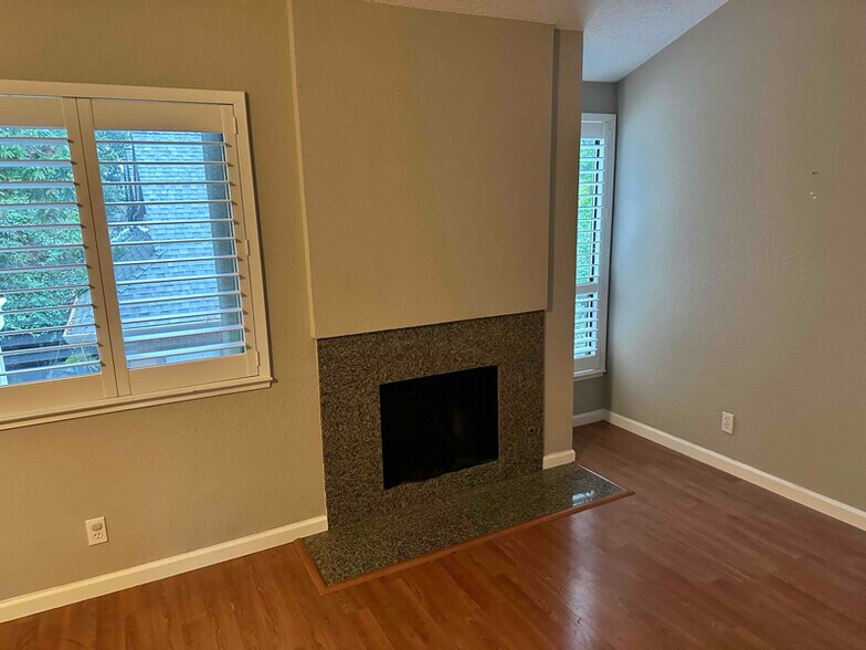 Building Photo - 134 W Rincon Ave