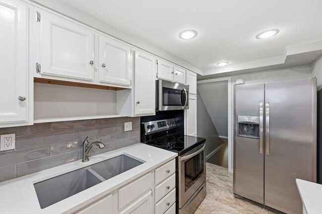 Building Photo - 1876 Northwest Blvd