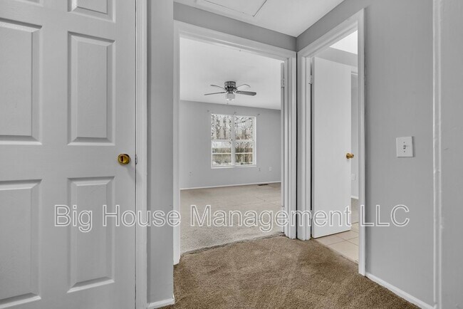 Building Photo - 4618 Goldeneye Pl