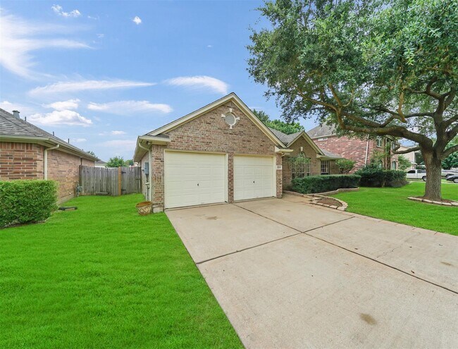 Building Photo - 5219 Bay Pines Dr