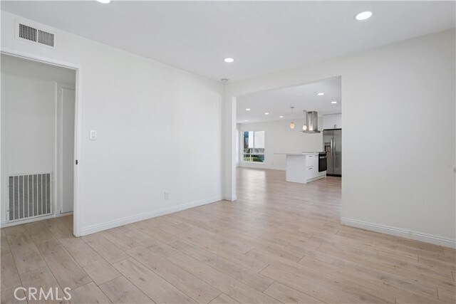 Building Photo - 5330 Zelzah Ave