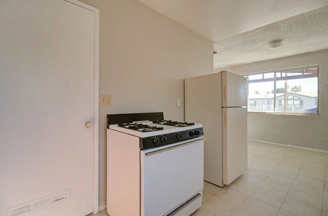 Building Photo - 342 W Taylor Ave