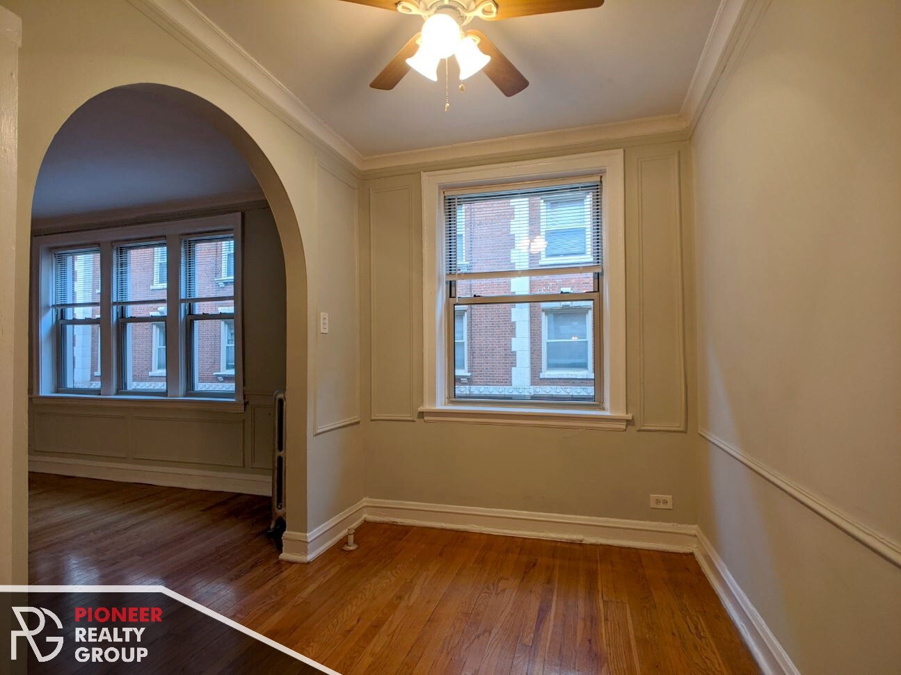 Building Photo - 546 W Surf St