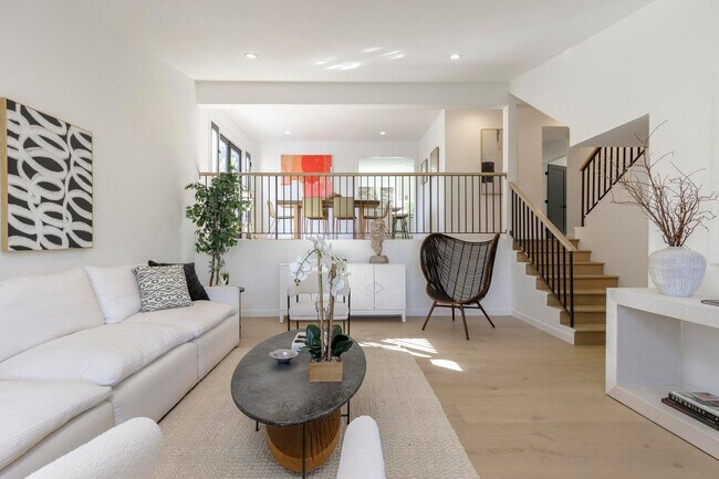 Building Photo - **3900 Paseo De Las Tortugas Torrance** Spacious 4 bedroom 3 bath with beautiful view!