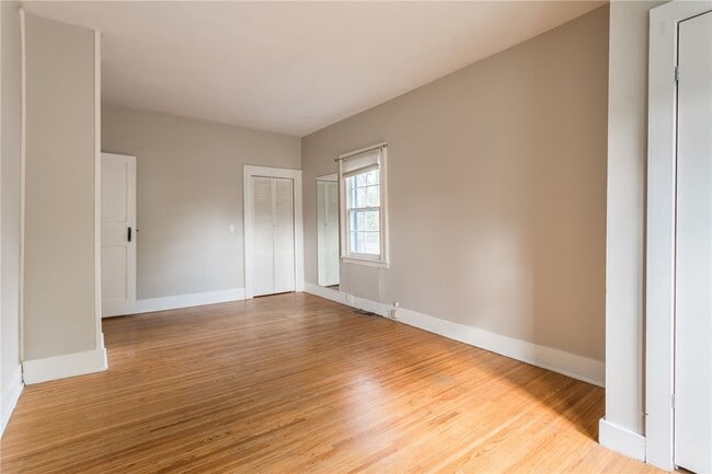 Building Photo - 25 Pleasant St