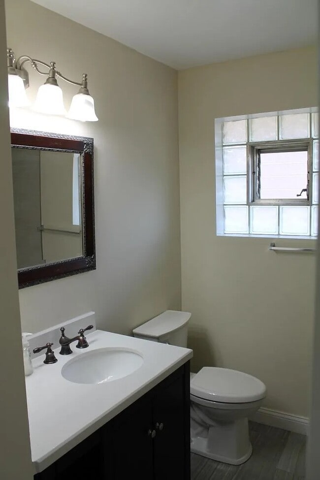 Building Photo - 18003 Greenview Terrace