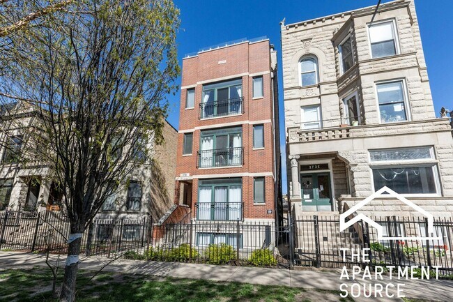 Building Photo - 3739 N Sheffield Ave