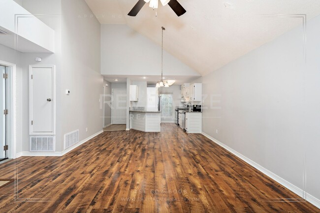 Building Photo - Alluring 3 Bed 2 Bath Home by Medal of Honor Park!