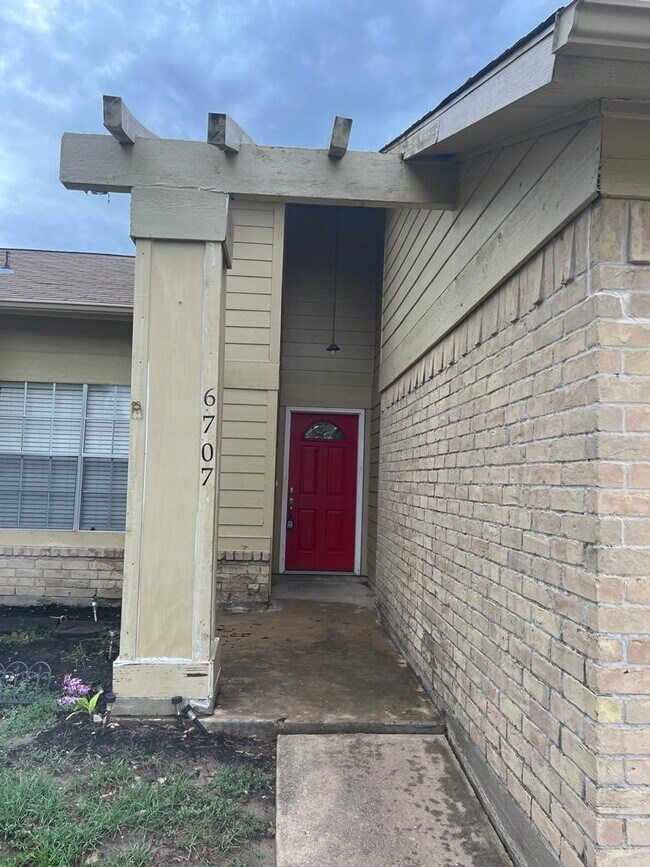 Building Photo - 6707 Loch Bruceray Dr