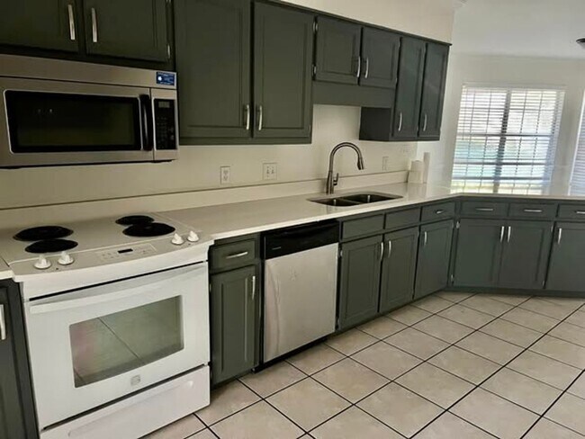 Building Photo - 1124 Sewanee Ct