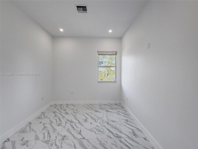 Building Photo - 149 Southeast Cor. Arno