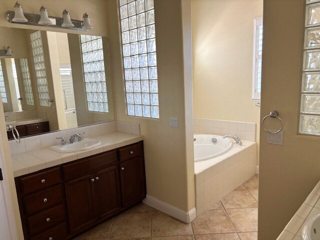 Building Photo - 1541 Biarritz St