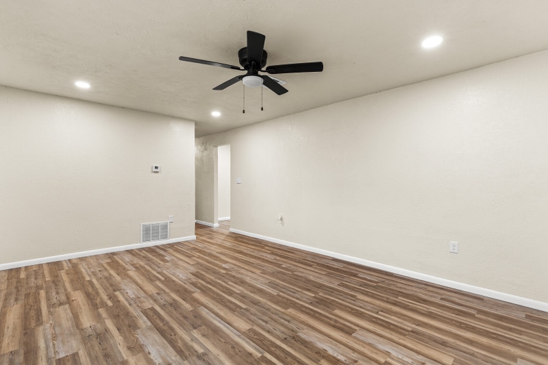 Building Photo - 316 S Barbara St