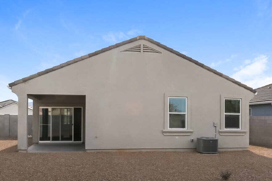 Building Photo - 7660 W Florence Ave