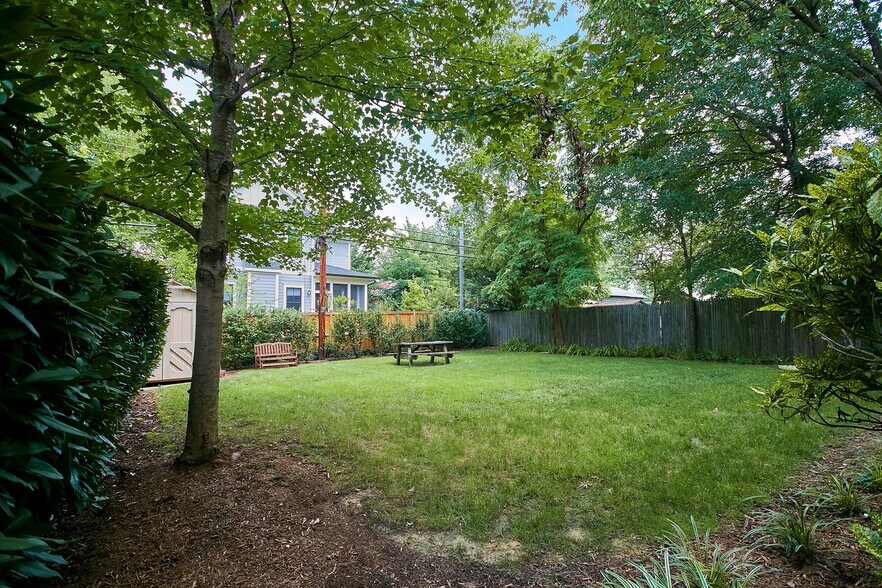 Building Photo - 805 23rd St S