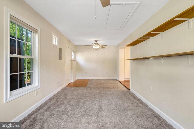 Building Photo - 6805 Reynard Dr
