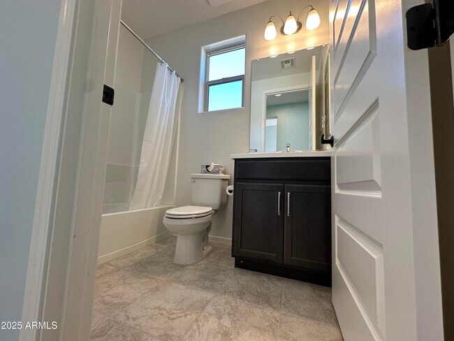 Building Photo - 18078 W Amber Ridge Way
