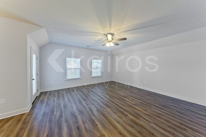 Building Photo - 8041 Hendrick Dr