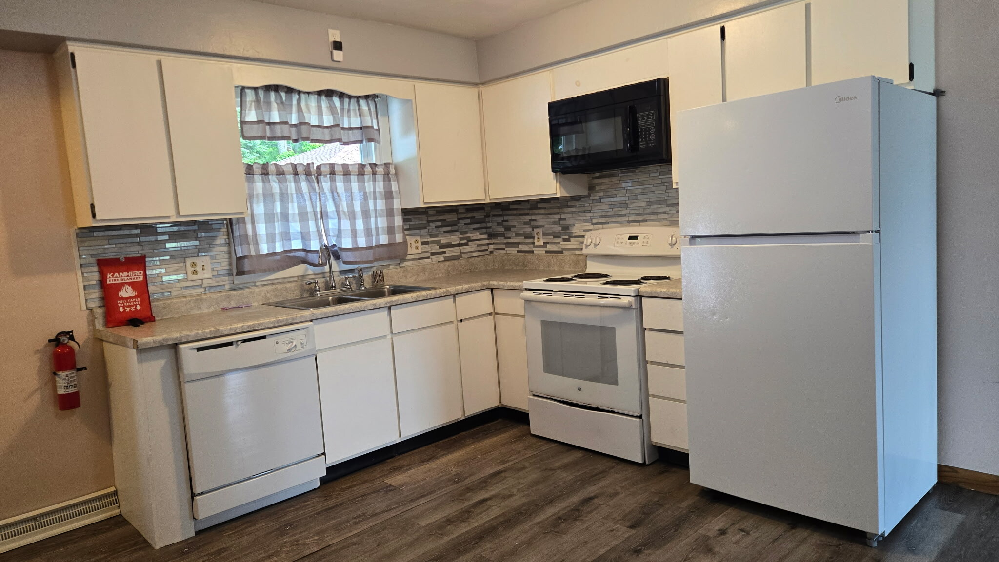 Kitchen - 1103 Beechwood Dr