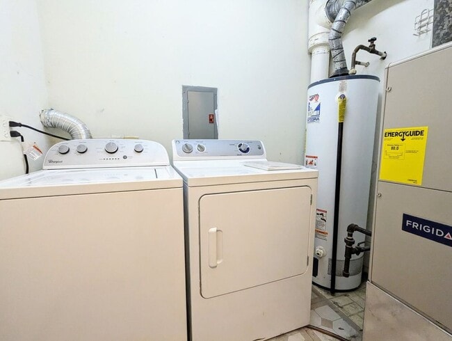 Building Photo - 2310 Enlund Dr