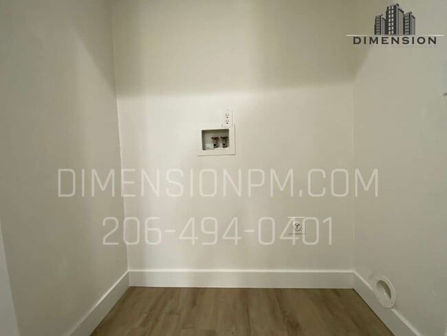 Building Photo - Charleston Duplex