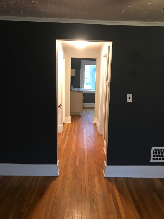 Building Photo - 487 Withington St