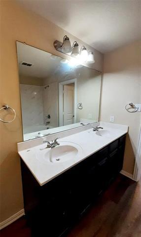 Building Photo - 712 River Hill Ln