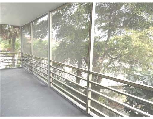 Building Photo - 443 NE 195th St