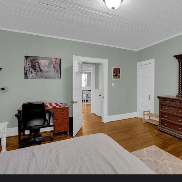 Building Photo - 326 Lyles St