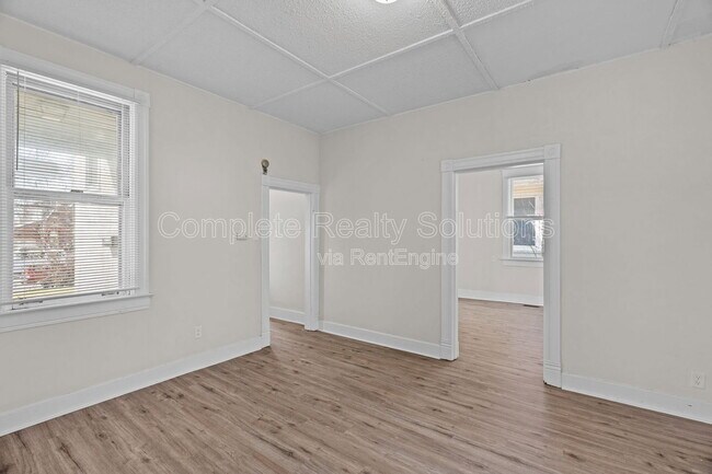 Building Photo - 6811 Etzel Ave