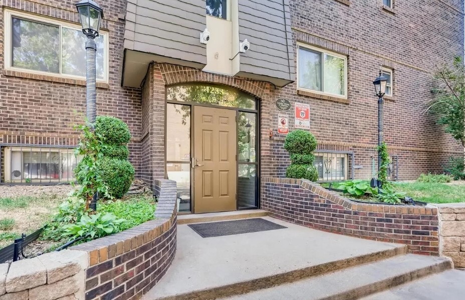 Building Photo - 1233 N Ogden St