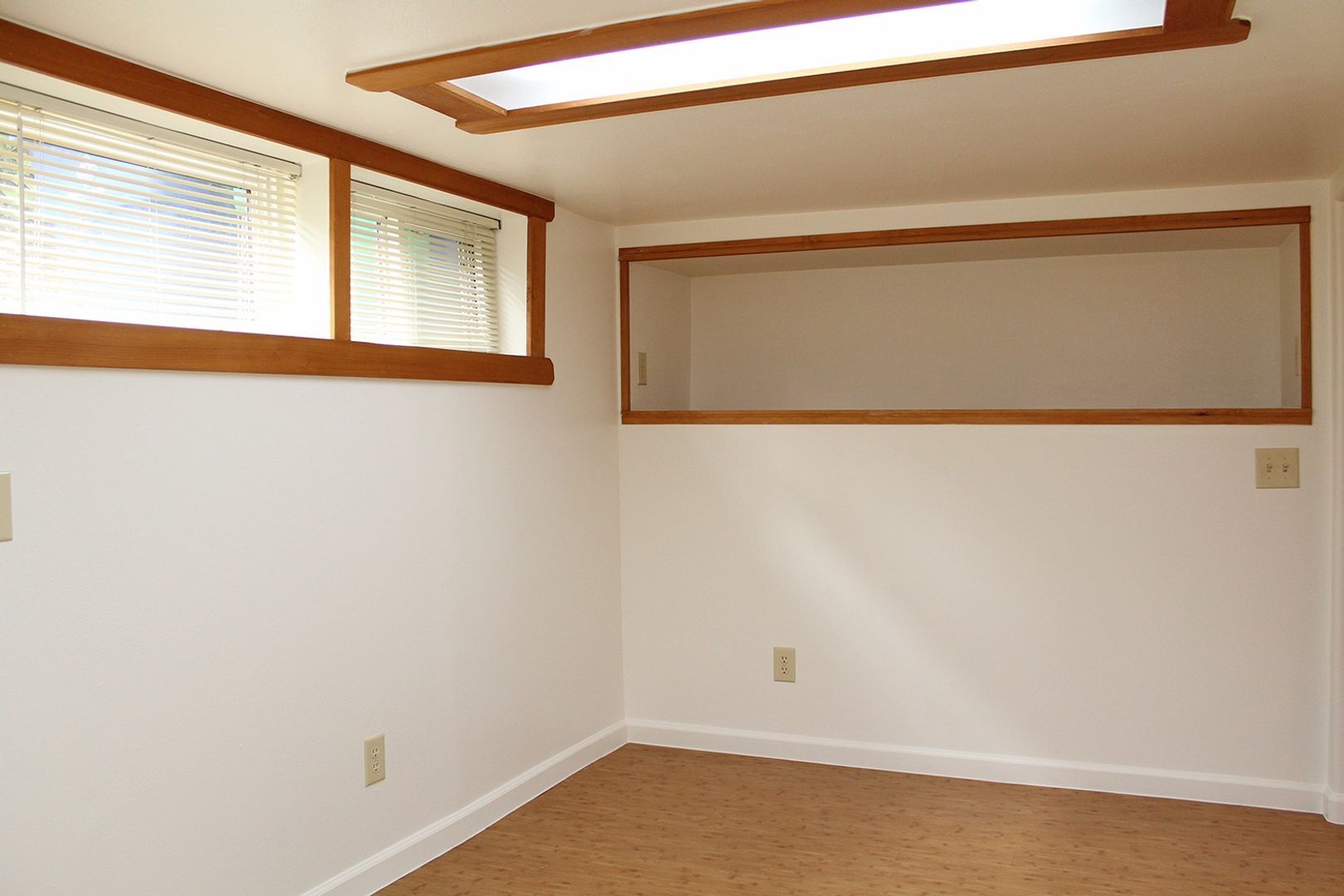 Building Photo - 3418-3418 S Kelly Ave