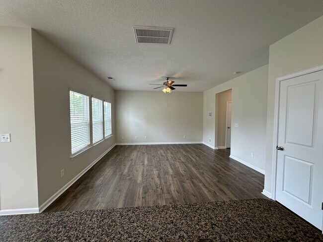 Building Photo - Modern Comfort Meets Country Serenity in Sevierville