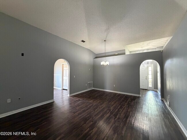 Building Photo - 7327 High Bluff Rd N