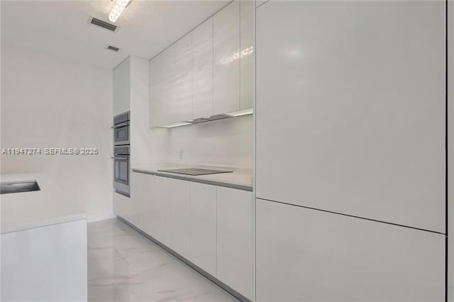Building Photo - 700 NE 24