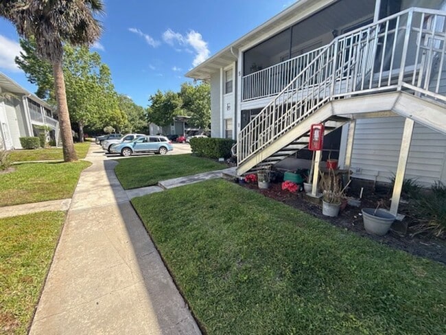 Building Photo - 1 Bedroom/1 Bathroom 2nd Floor Condo at Sandlewood Villas AVAILABLE MAY 1st!