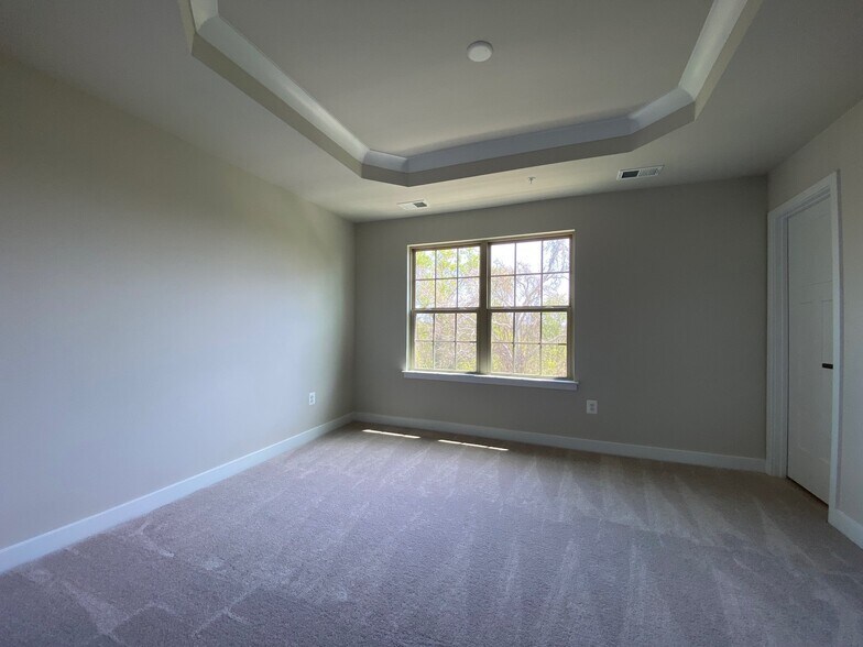 Building Photo - 7155 Bodkin Wy