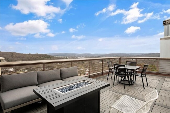 Building Photo - 5 W Mountain St