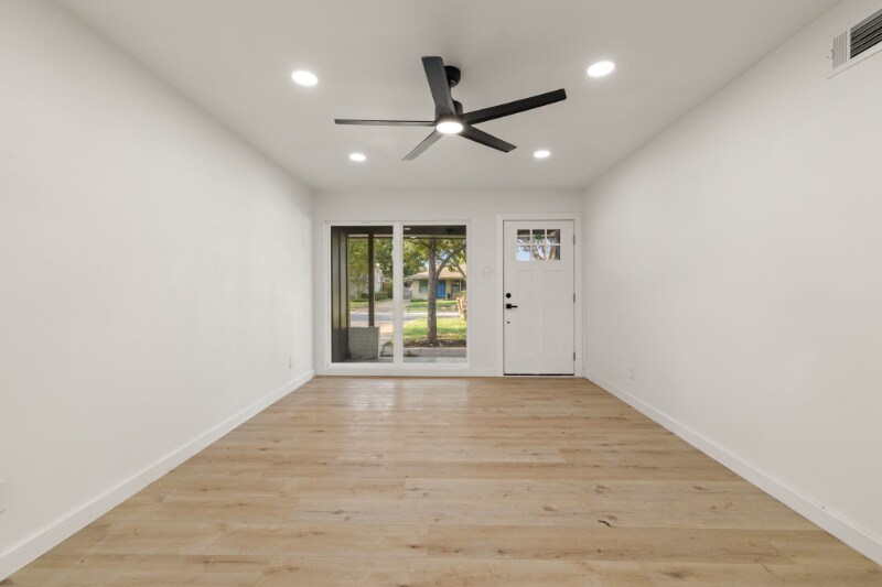 Building Photo - 11380 Lanewood Cir