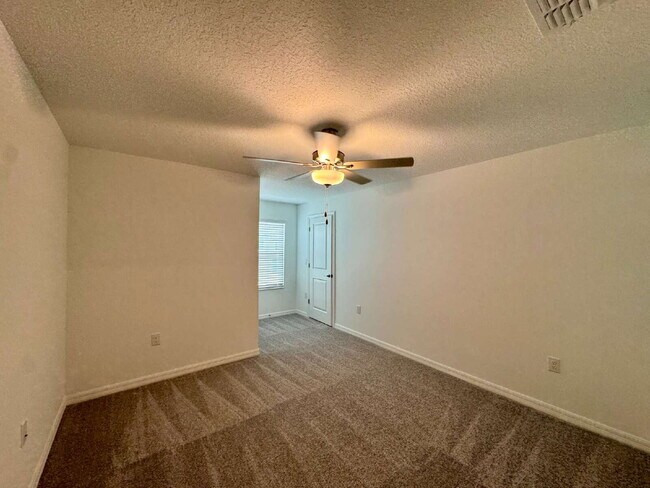 Building Photo - 10347 Honey Hammock Wy