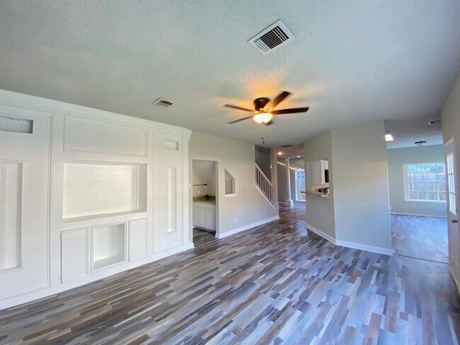 Building Photo - 4315 Palmer Plantation Dr