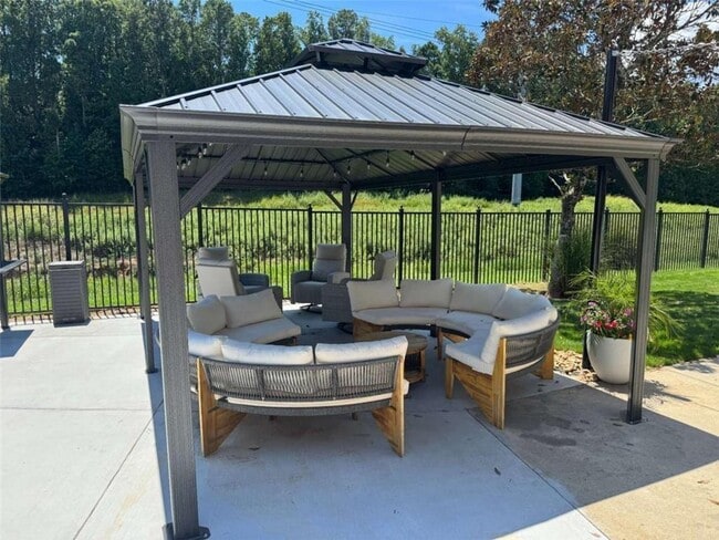 Building Photo - 1705 Wingate Way