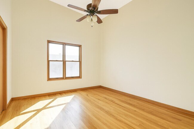 Building Photo - 210 Pavonia Ave