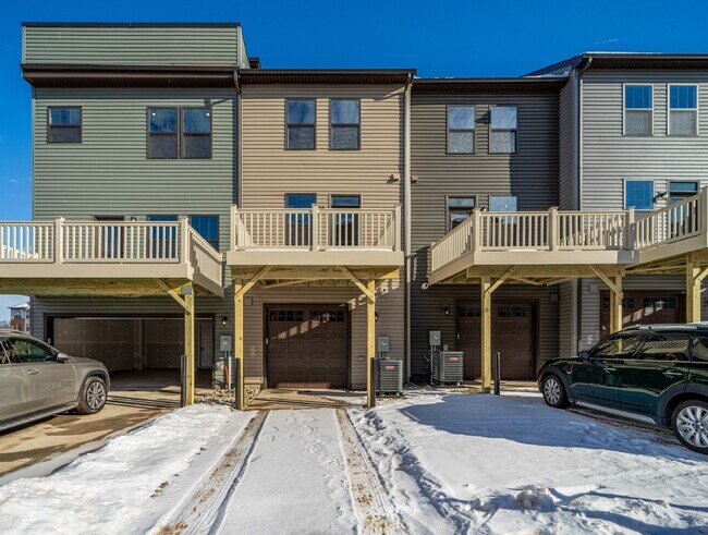 Building Photo - Brand New Luxury Town house for Rent!