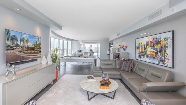 Building Photo - 17555 Collins Ave