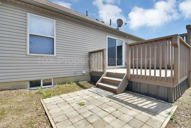 Building Photo - 203 Miller Dr
