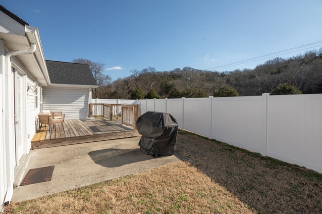 Building Photo - 5464 Daniel Ray Dr